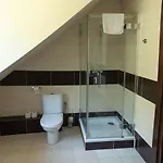 Glass Bed & Breakfast *