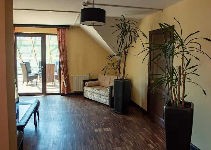 Glass Bed & Breakfast